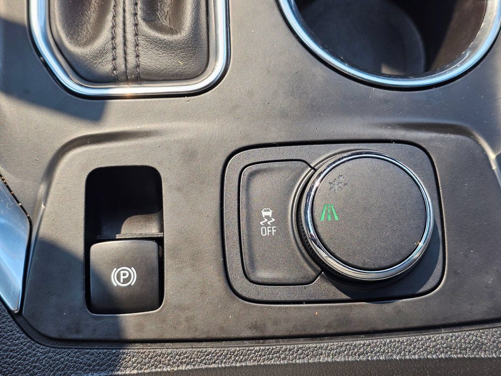 Used 2020 Chevrolet Traverse LS FWD image 31