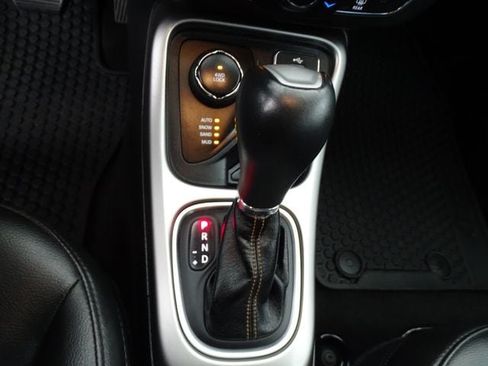 Used 2018 Jeep Compass Latitude w/ Popular Equipment Group AWD/4WD image 11