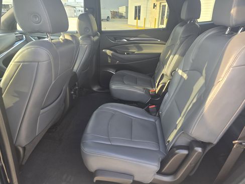 Used 2024 Buick Enclave Essence image 10