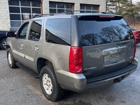Used 2007 GMC Yukon SLT w/ SLT Preferred Equipment Group AWD/4WD image 6