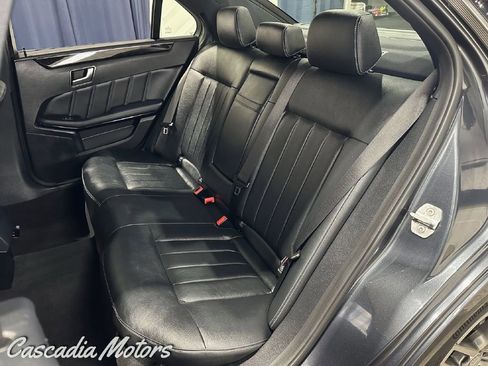 Used 2014 Mercedes-Benz E 550 4MATIC Sedan image 10