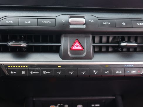 Used 2025 Kia K4 FWD image 16