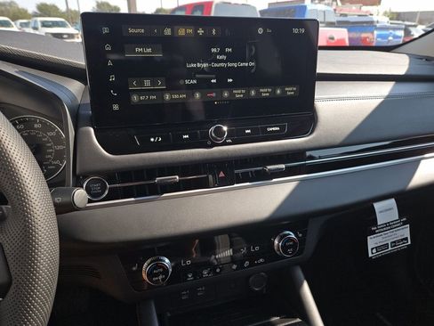 New 2025 Mitsubishi Outlander SE image 26