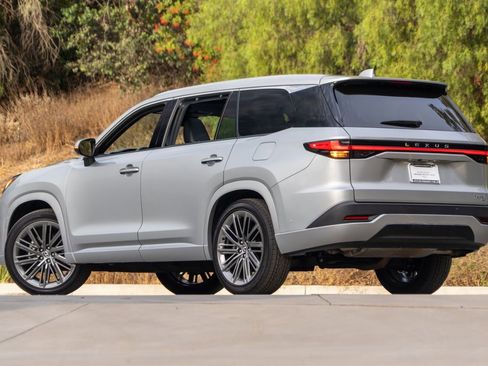 New 2026 Lexus TX 350 AWD image 2