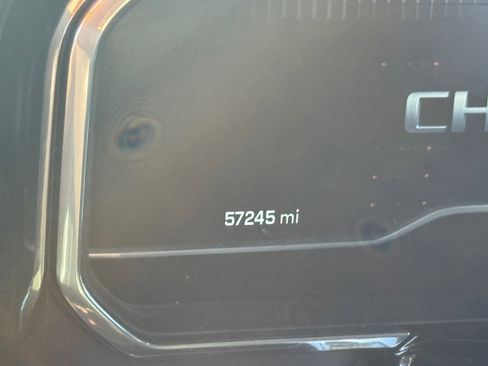 Used 2022 Chevrolet Silverado 1500 ZR2 w/ Technology Package image 9