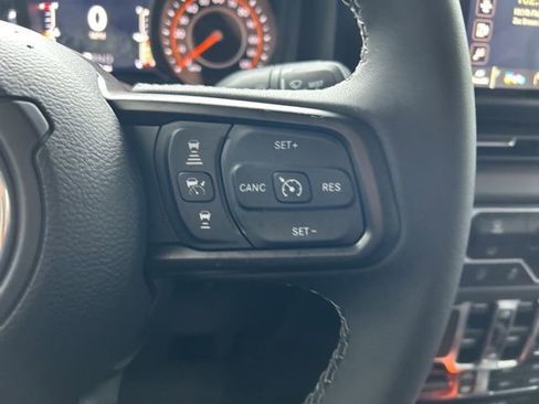 Used 2025 Jeep Gladiator Rubicon image 18