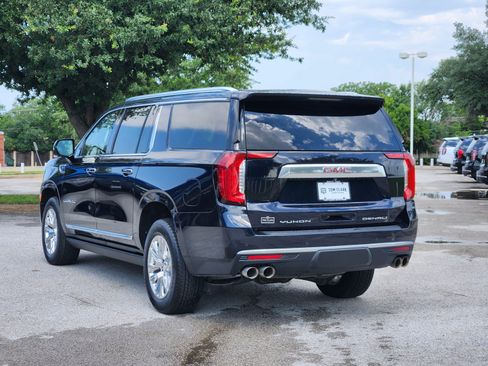 Used 2022 GMC Yukon XL Denali AWD/4WD image 4