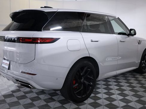 Used 2023 Land Rover Range Rover Sport SE Dynamic AWD/4WD image 6