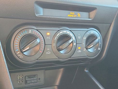 Used 2016 MAZDA MAZDA3 i Sport image 35