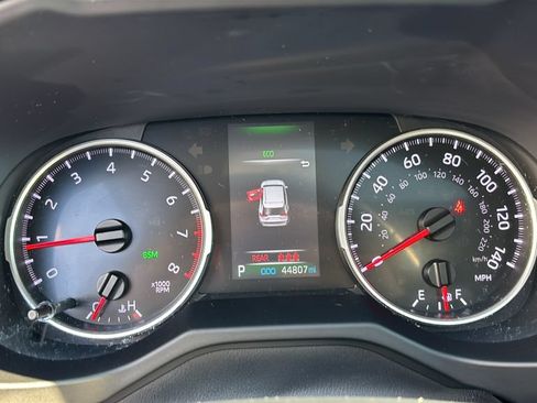 Used 2021 Toyota RAV4 XLE Premium FWD image 15