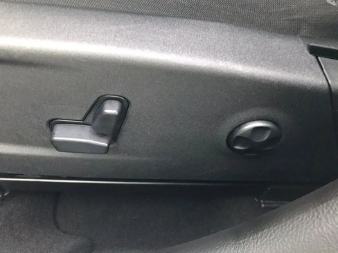Used 2019 Dodge Charger SXT AWD/4WD image 15