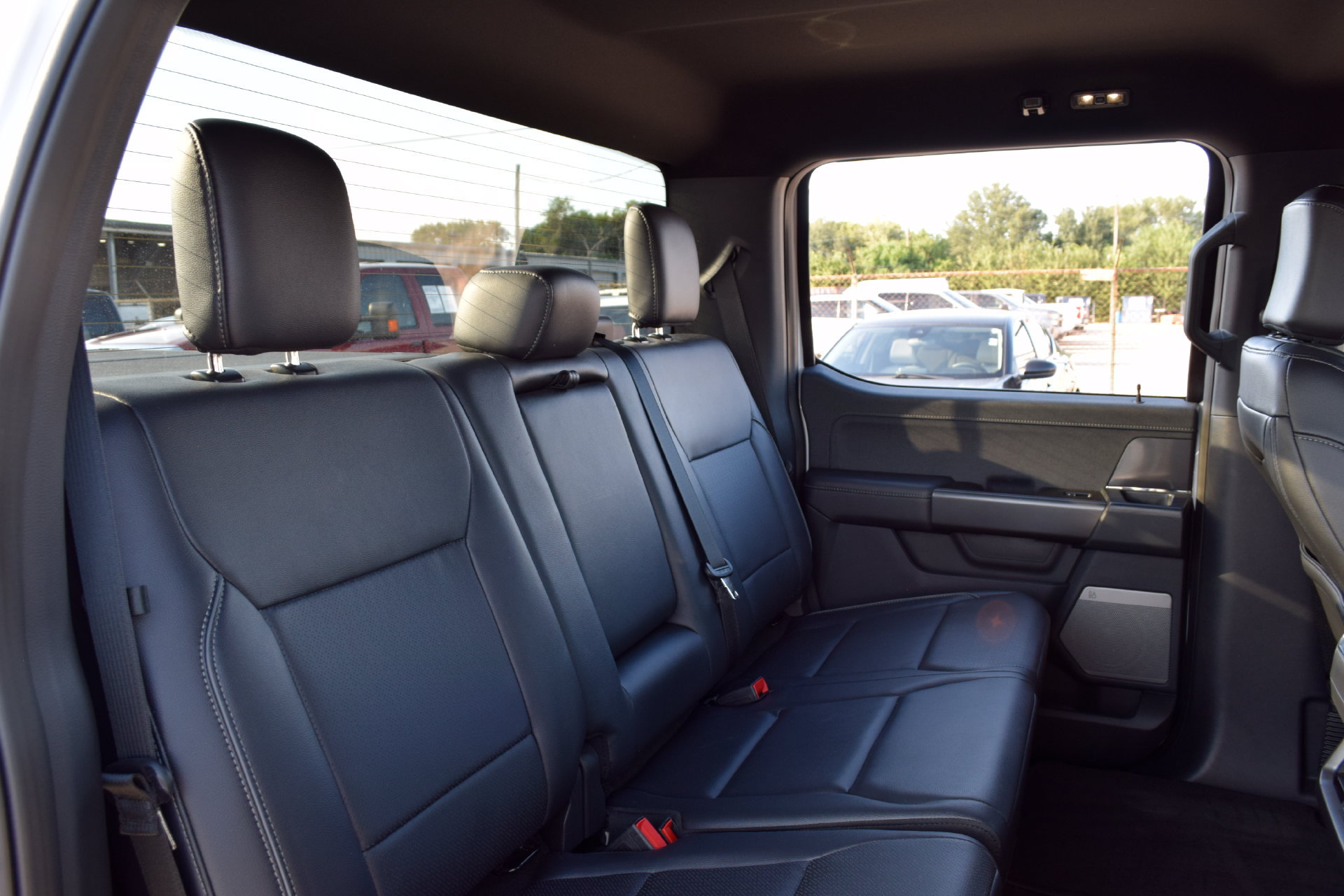 Used 2025 Ford F150 Lariat AWD/4WD image 23