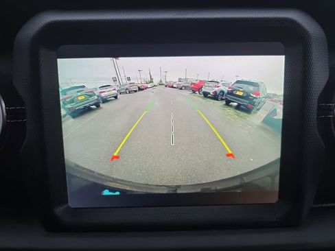 Used 2022 Jeep Wrangler Unlimited Sahara w/ Cold Weather Group image 27