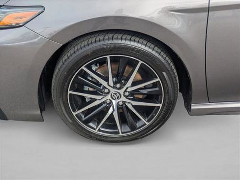 Used 2024 Toyota Camry SE image 21
