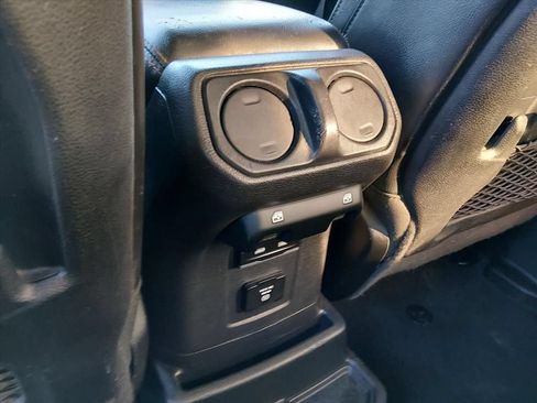 Used 2022 Jeep Wrangler Unlimited Rubicon w/ Trailer Tow Package AWD/4WD image 13