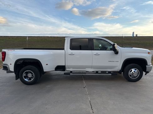 Used 2024 Chevrolet Silverado 3500 LT w/ Safety Package AWD/4WD image 3