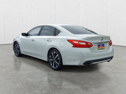Used 2016 Nissan Altima 2.5 SR FWD image 7