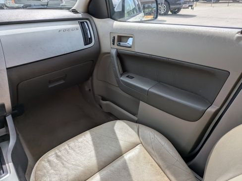 Used 2011 Ford Focus SEL w/ 301A Rapid Spec Order Code FWD image 17