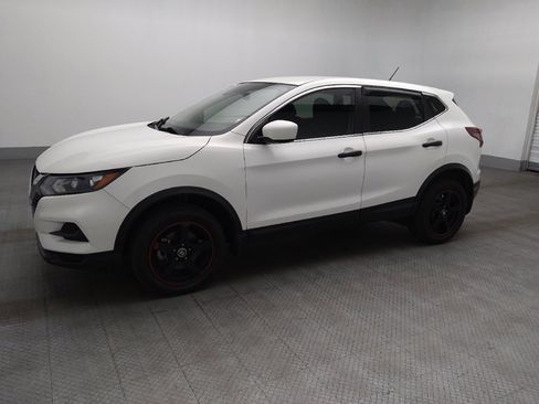 Used 2020 Nissan Rogue Sport S image 2