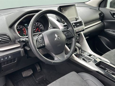 Used 2023 Mitsubishi Eclipse Cross SE image 13