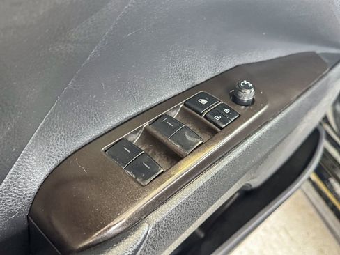 Used 2023 Toyota Camry SE image 16