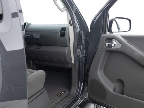 Used 2012 Nissan Frontier SV w/ SV Premium Utility Pkg image 28