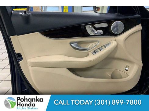 Used 2018 Mercedes-Benz C 300 4MATIC Sedan image 25