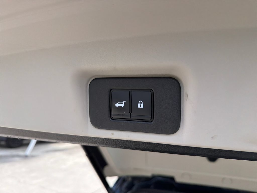 Used 2024 Nissan Ariya AWD image 36