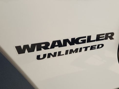 Used 2011 Jeep Wrangler Unlimited Rubicon w/ Dual Top Group AWD/4WD image 6