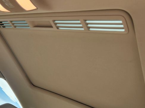 Used 2014 Mercedes-Benz E 350 4MATIC Sedan image 25