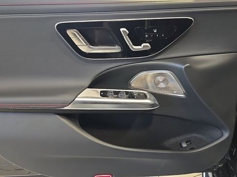 New 2026 Mercedes-Benz E 53 AMG e 4MATIC Sedan image 11