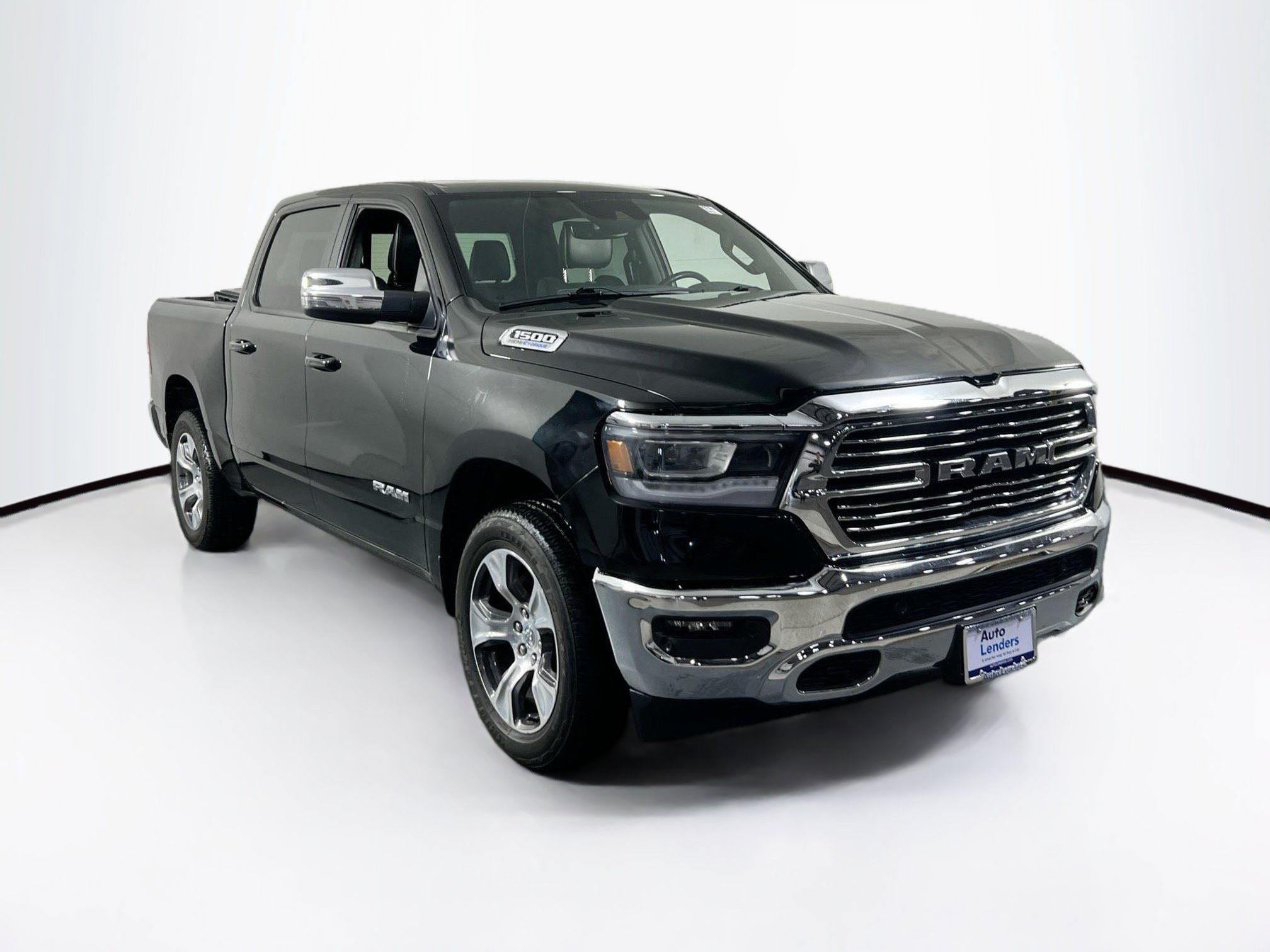 Used 2023 RAM 1500 Laramie AWD/4WD image 3