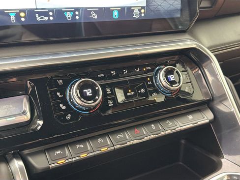 Used 2023 GMC Sierra 1500 Denali Ultimate image 16