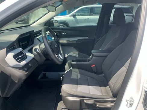 Used 2027 Chevrolet Bolt LT FWD image 10