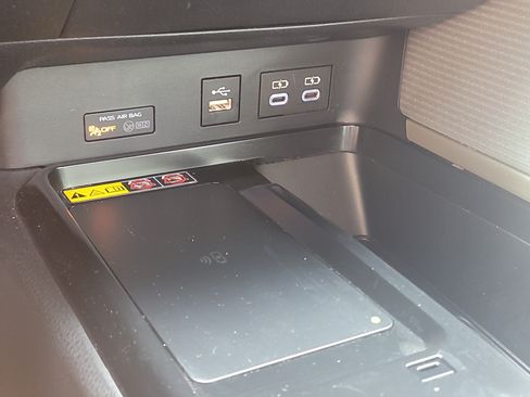 Certified 2025 Toyota Camry SE FWD image 25