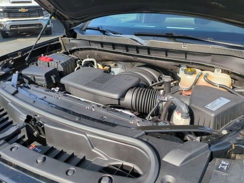 Used 2021 Chevrolet Suburban LT RWD image 26