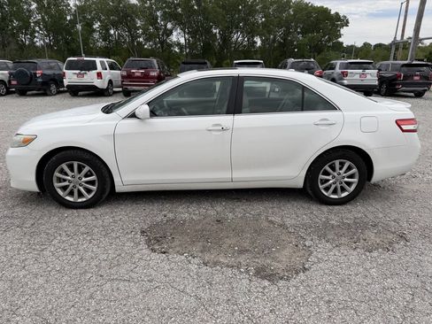 Used 2011 Toyota Camry XLE w/ XLE Extra-Value Pkg #1 FWD image 6