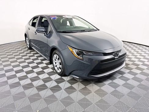 Certified 2025 Toyota Corolla LE image 1