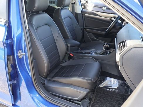 Certified 2023 Volkswagen Jetta SE image 17