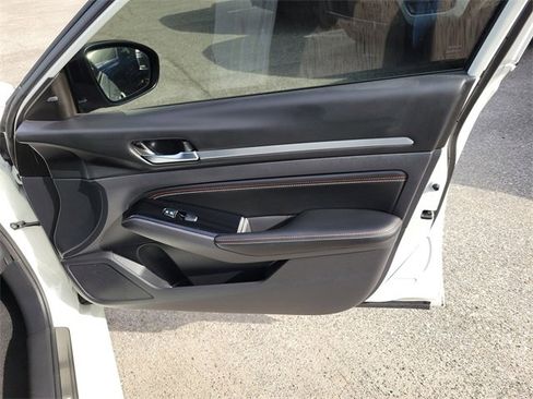 Used 2023 Nissan Altima 2.0 SR image 33