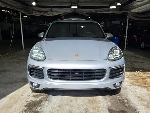 Used 2018 Porsche Cayenne Platinum Edition AWD/4WD image 2