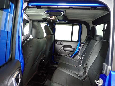 Used 2023 Jeep Gladiator Willys image 35