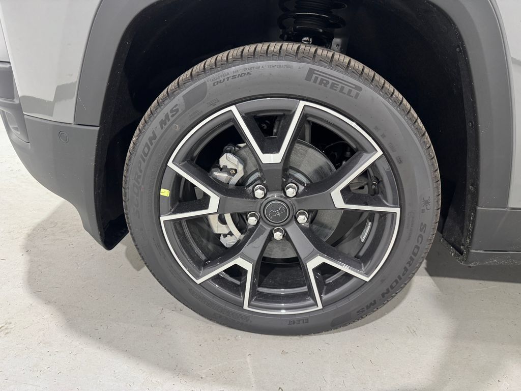 New 2026 Jeep Cherokee Overland w/ Advanced Pro Tech Group AWD/4WD image 8