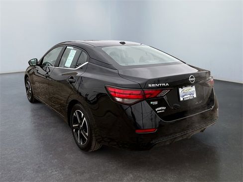 Used 2024 Nissan Sentra SV image 3