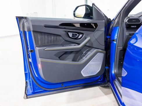 Used 2022 Lamborghini Urus image 29