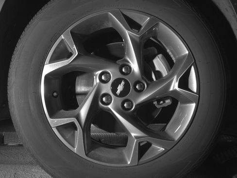 Used 2025 Chevrolet Trax LT FWD image 13