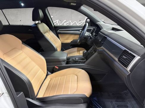 Used 2022 Volkswagen Atlas Cross Sport SEL Premium R-Line image 24