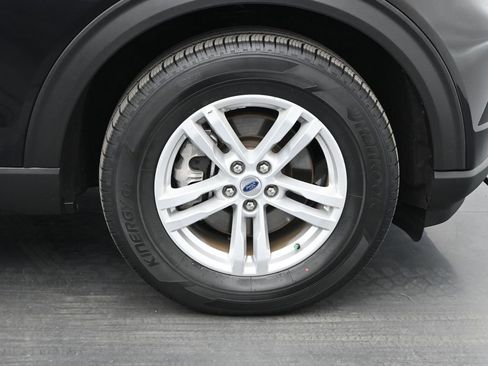 Used 2024 Ford Explorer XLT w/ Equipment Group 202A image 24