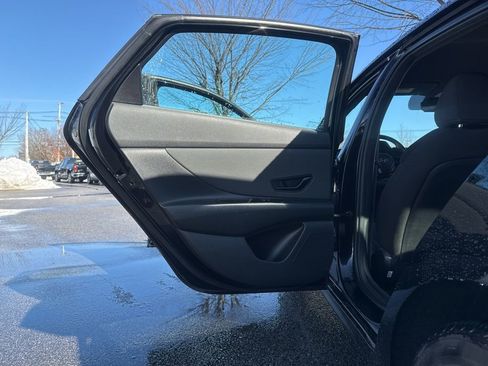 Used 2025 Hyundai Elantra Sport image 11