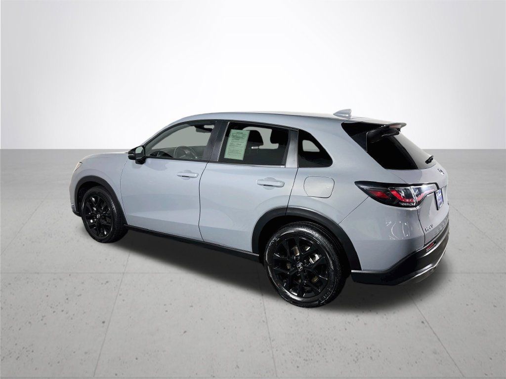 Used 2025 Honda HR-V Sport image 8